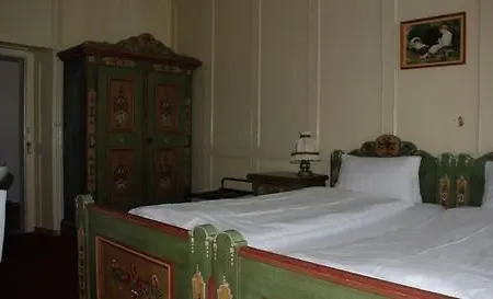 Piz Ela Bergun Отель