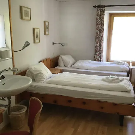 Piz Ela Bergun Отель
